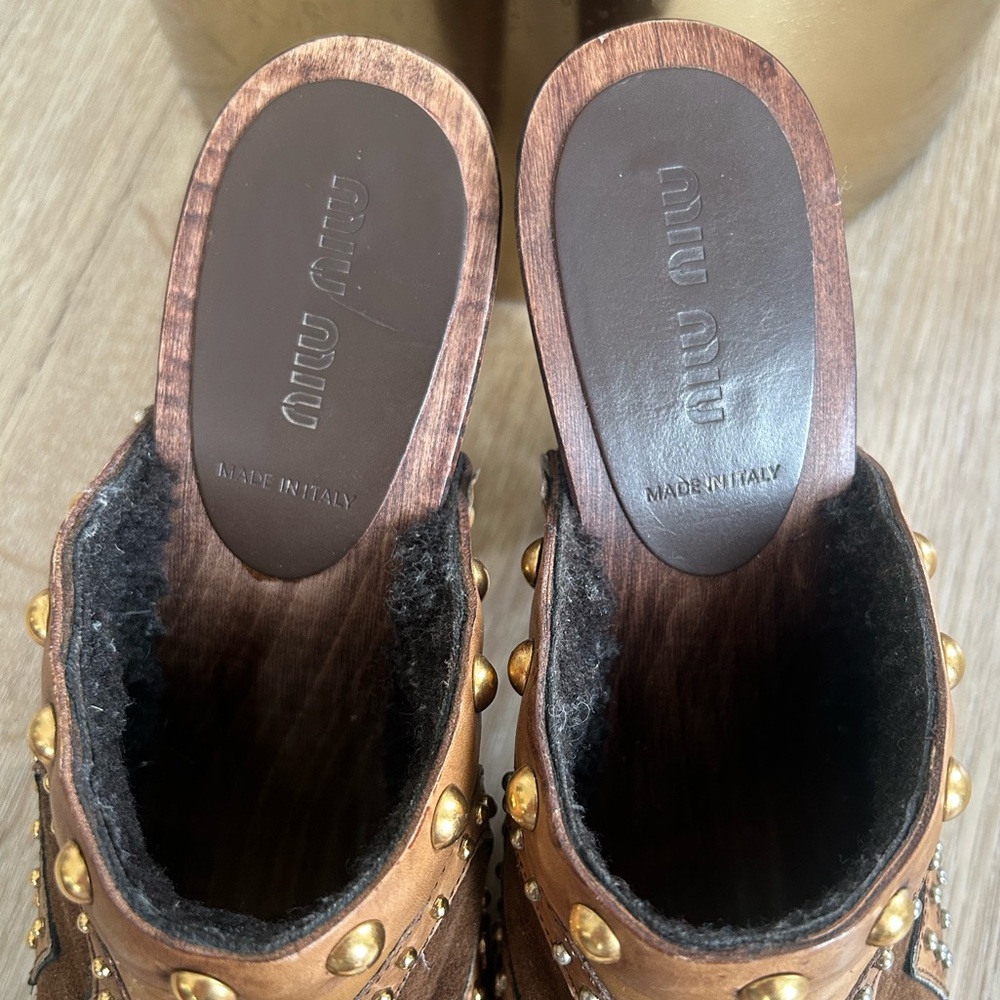 MIU MIU Size 37 1/2 or US 7 studded Brown leather clogs - Picture 6 of 10